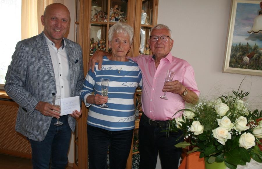 Eiserne Hochzeit in Wallersdorf – Erika und Roland Welzel seit 65 ...