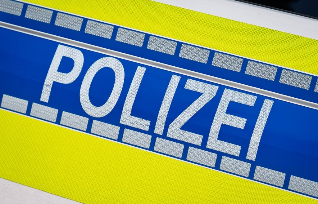 Mercedes verliert Dachbox auf der A3 bei Wörth an der Donau – 6500 Euro Schaden